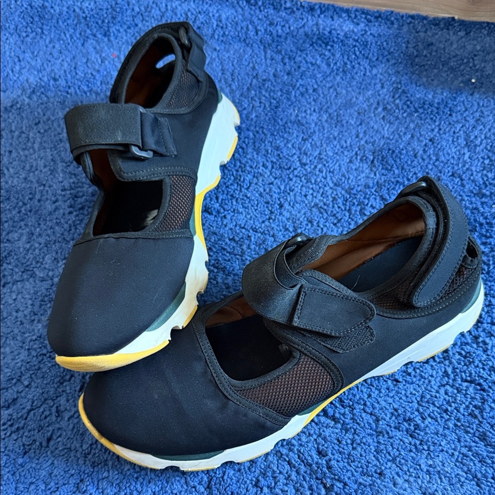 Marni Men's Sneakers in Black and Yellow